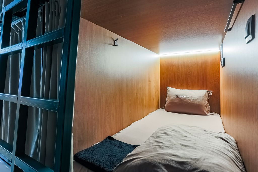 Грифон — Одноместный номер капсула стандарт нижняя