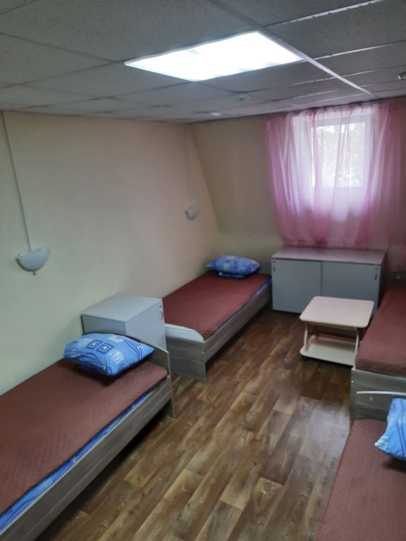 Тюмень — Многоместный смешанный номер эконом (душ/туалет общий)