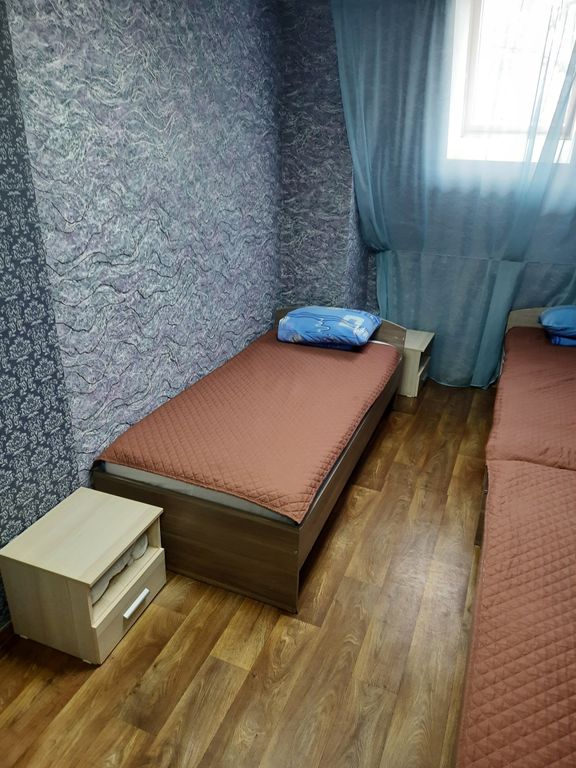 Тюмень — Многоместный смешанный номер эконом (душ/туалет общий)