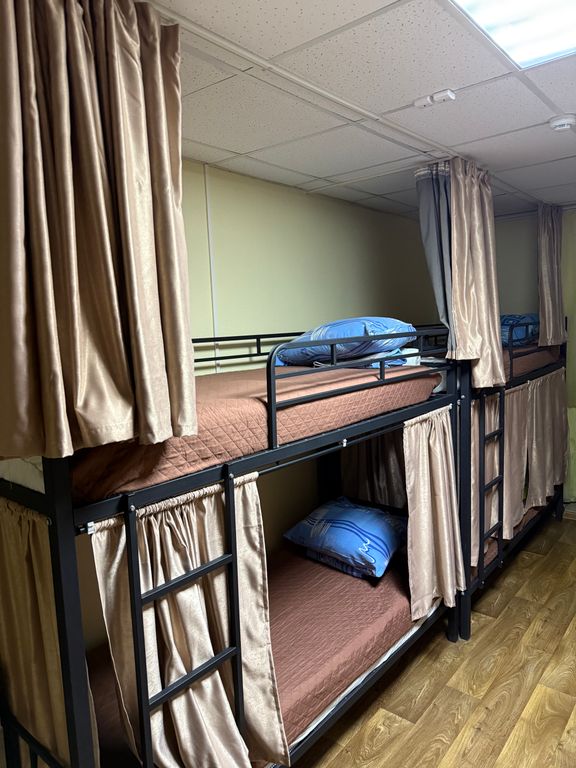 Тюмень — Многоместный смешанный номер эконом (душ/туалет общий)