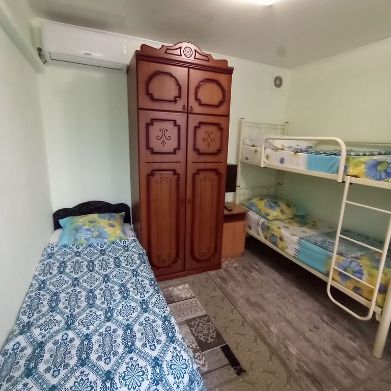 Уютный дворик — Трёхместный номер эконом-3