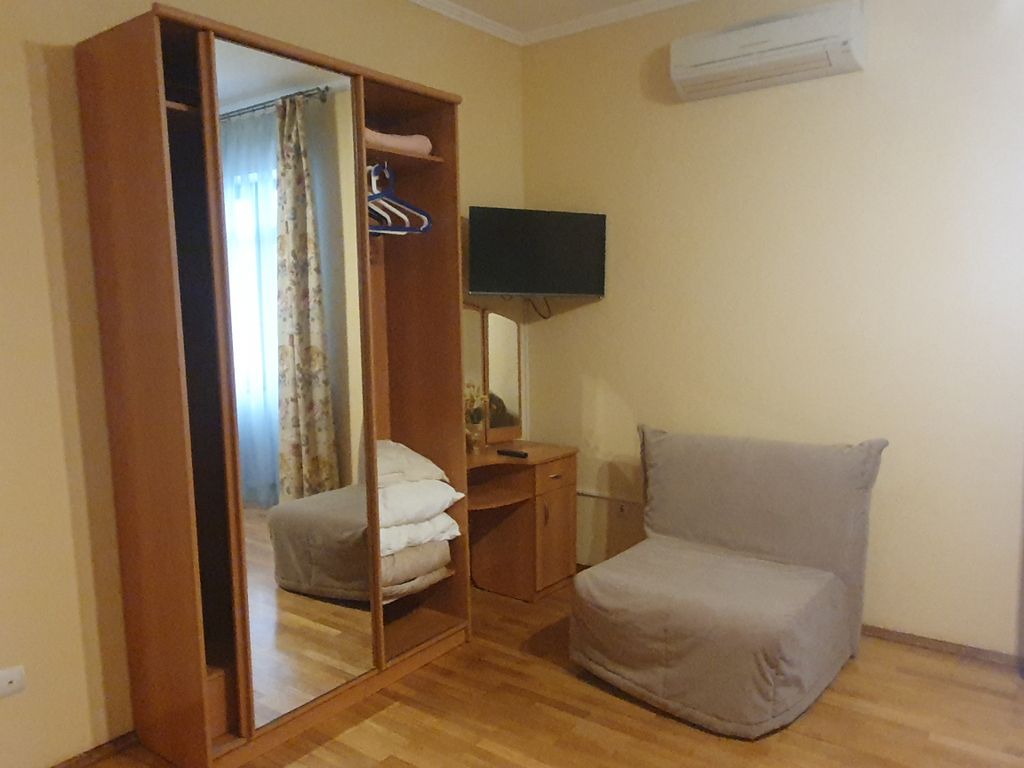 Туя — Трёхместный номер стандарт с видом на море