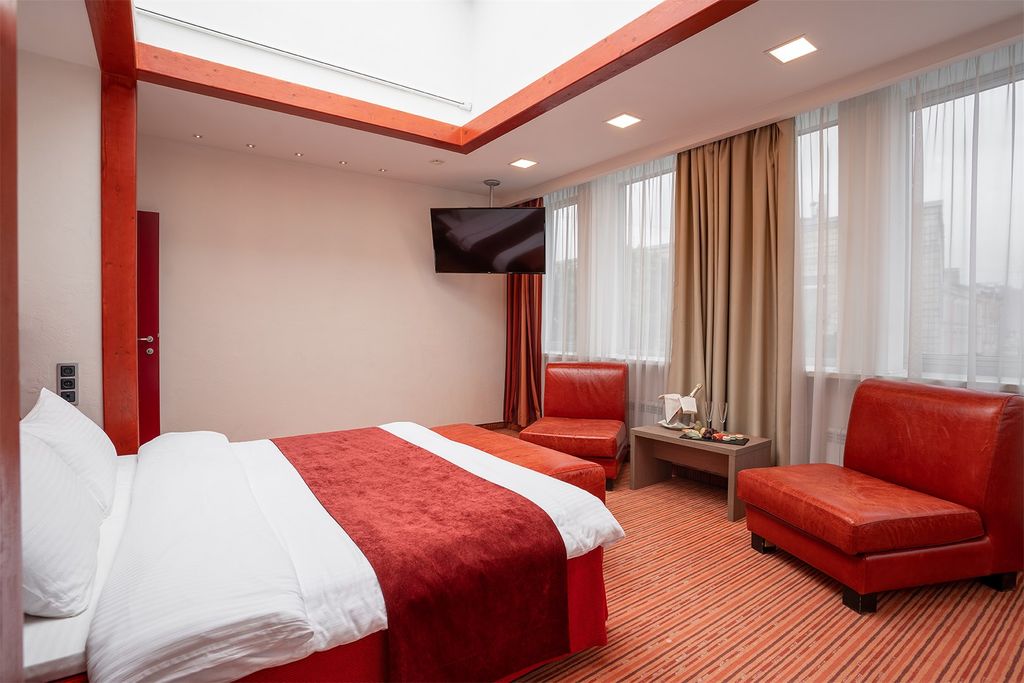 Red Stars — Трёхместный номер панорамный люкс