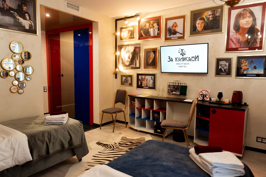 За Кулисами — Двухместный номер с 2 отдельными кроватями улучшенный