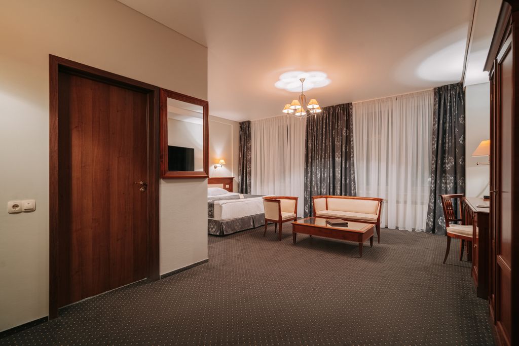 Русские Сезоны Комфорт Отель Поречье — Двухместный номер с 1 кроватью клубный джуниор-сьют