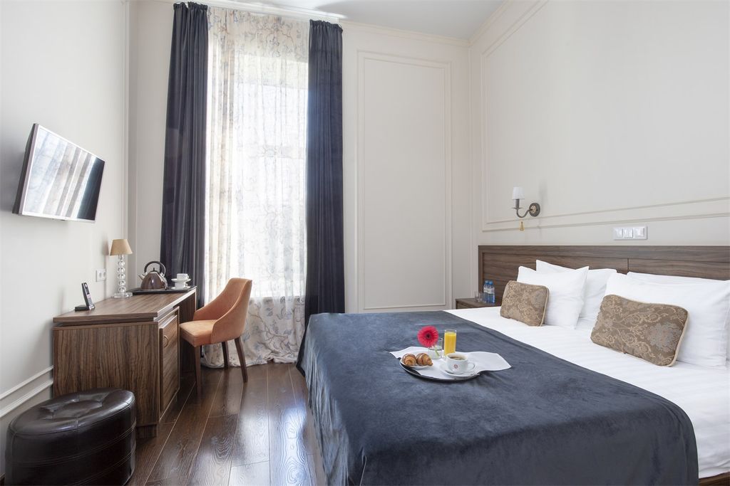 Золотой Век — Двухместный номер с 1 кроватью или 2 раздельными комфорт с видом на Фонтанку