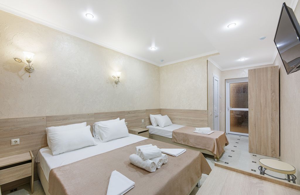 Фараон — Четырёхместный номер стандарт на 1-ой линии