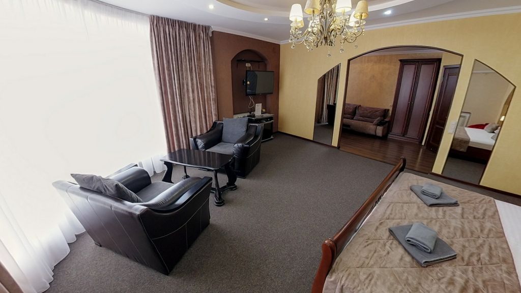 Альянс — Четырёхместный номер Люкс