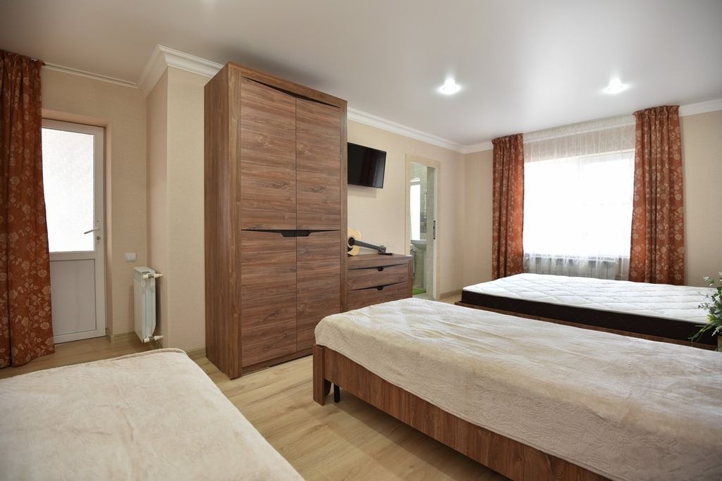 Skazka Inn — Четырёхместный номер люкс