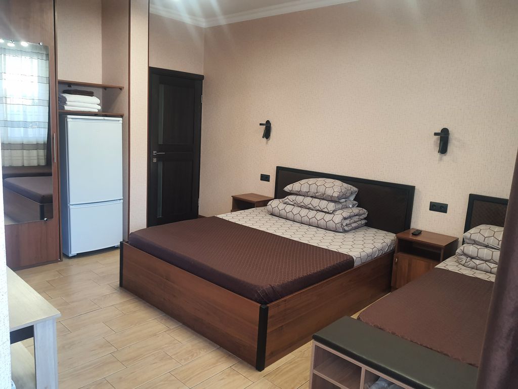 Тростничок — Трёхместный номер комфорт с летней кухней