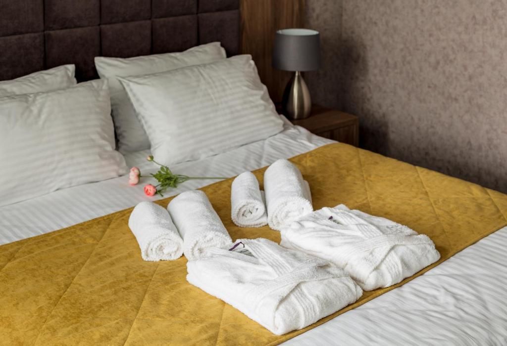 Florinn — Двухместный номер с 1 кроватью и диваном-кроватью