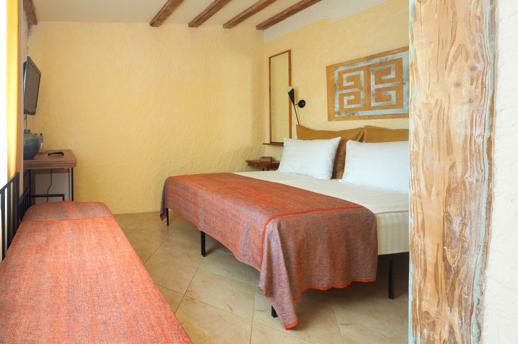 ЭстетЭтно — Трёхместный номер стандарт улучшенный № 11