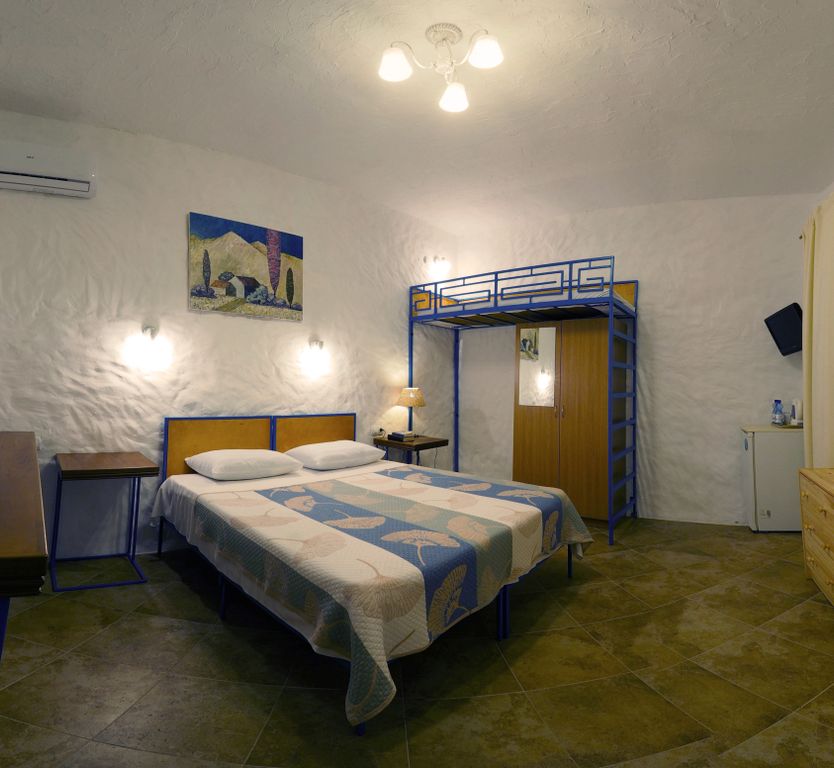 ЭстетЭтно — Трёхместный номер cтандарт улучшенный № 10