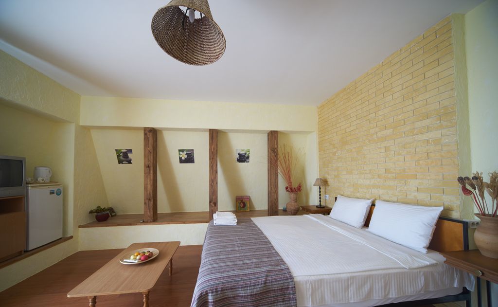 ЭстетЭтно — Трёхместный номер стандарт улучшенный № 5