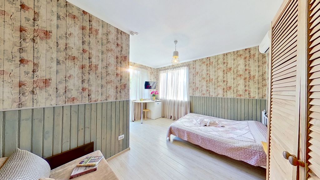 Усадьба Кутлер — Трёхместный номер стандарт улучшенный с балконом