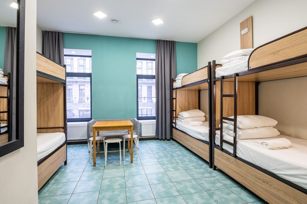 Танский — Многоместный мужской номер с шестью кроватями
