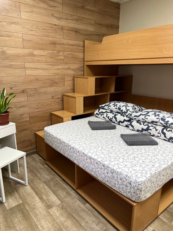 Лайк — Трёхместный номер с двуспальной кроватью