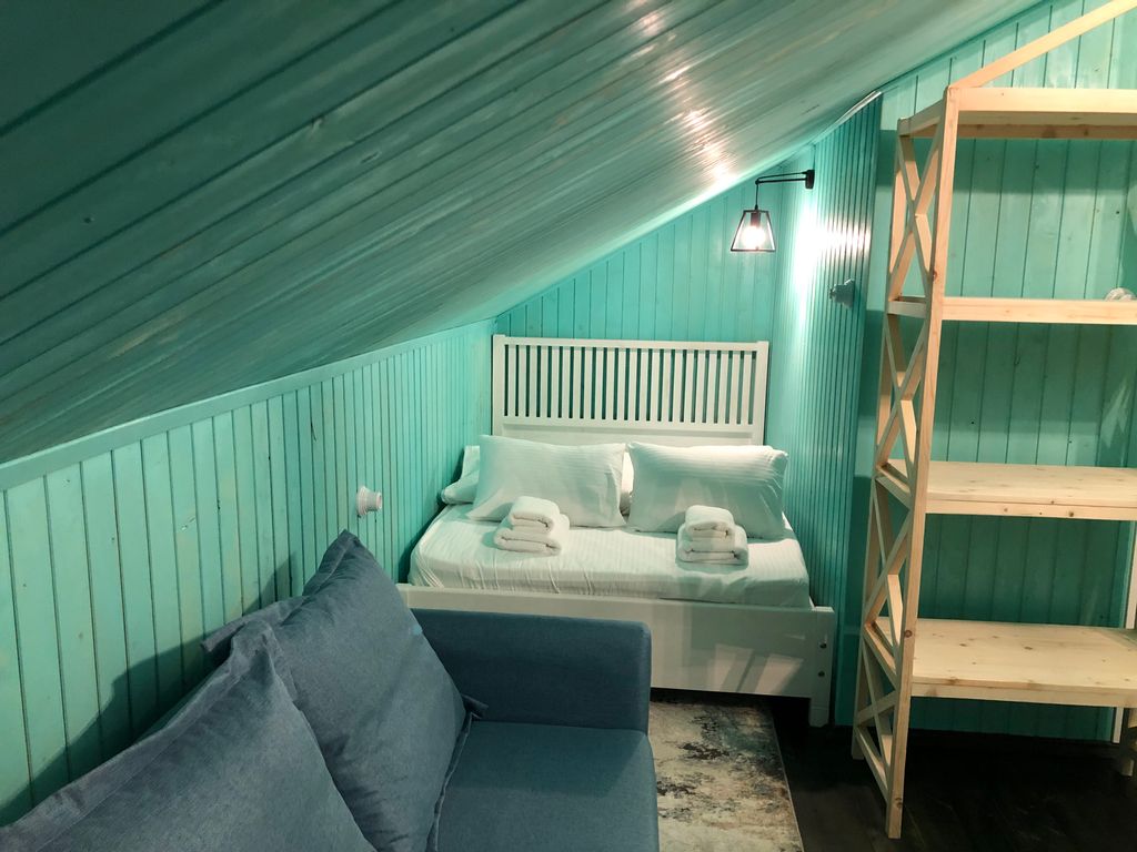 White Village — Четырёхместный номер улучшенный с видом на горы