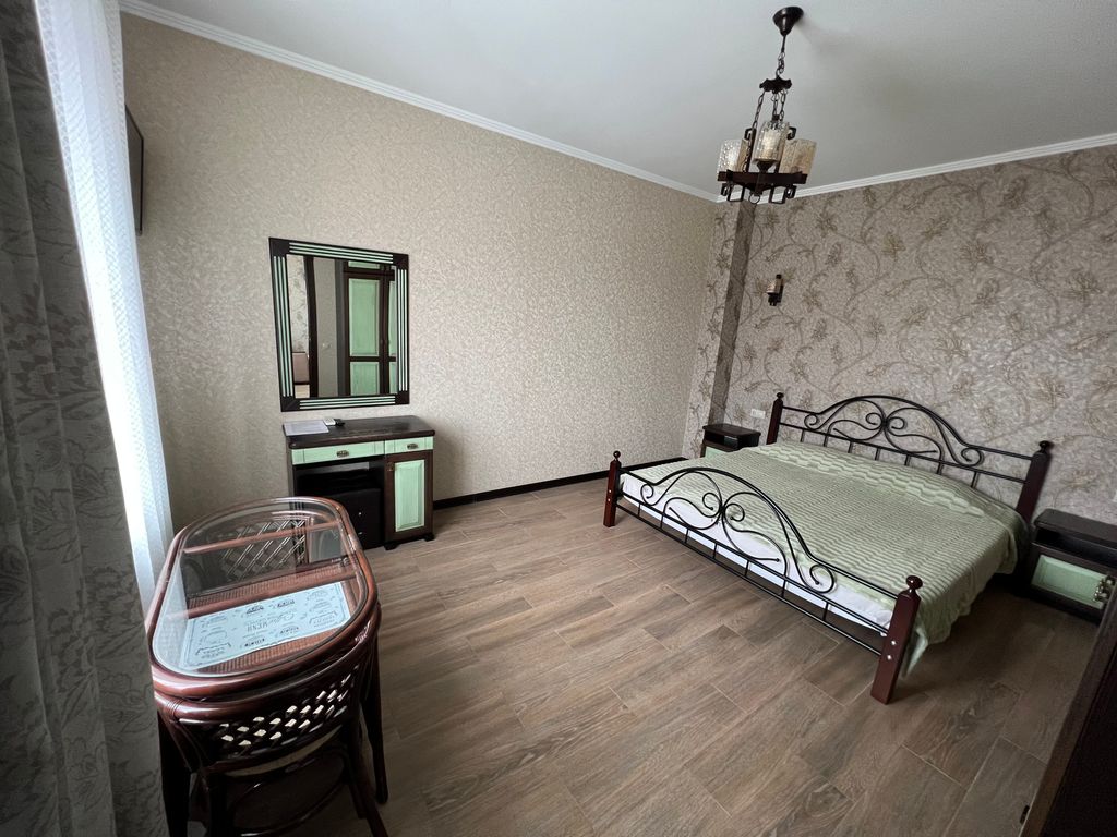 Саксония — Семейный номер стандарт с видом на горы