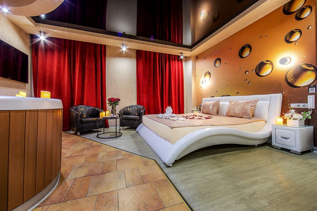 Алекс на Богатырском — Двухместный номер с 1 кроватью люкс с джакузи или SPA-ванной