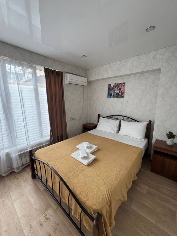 Нэва — Двухместный номер с 1 кроватью Двухместный номер с 1 кроватью с окном во двор