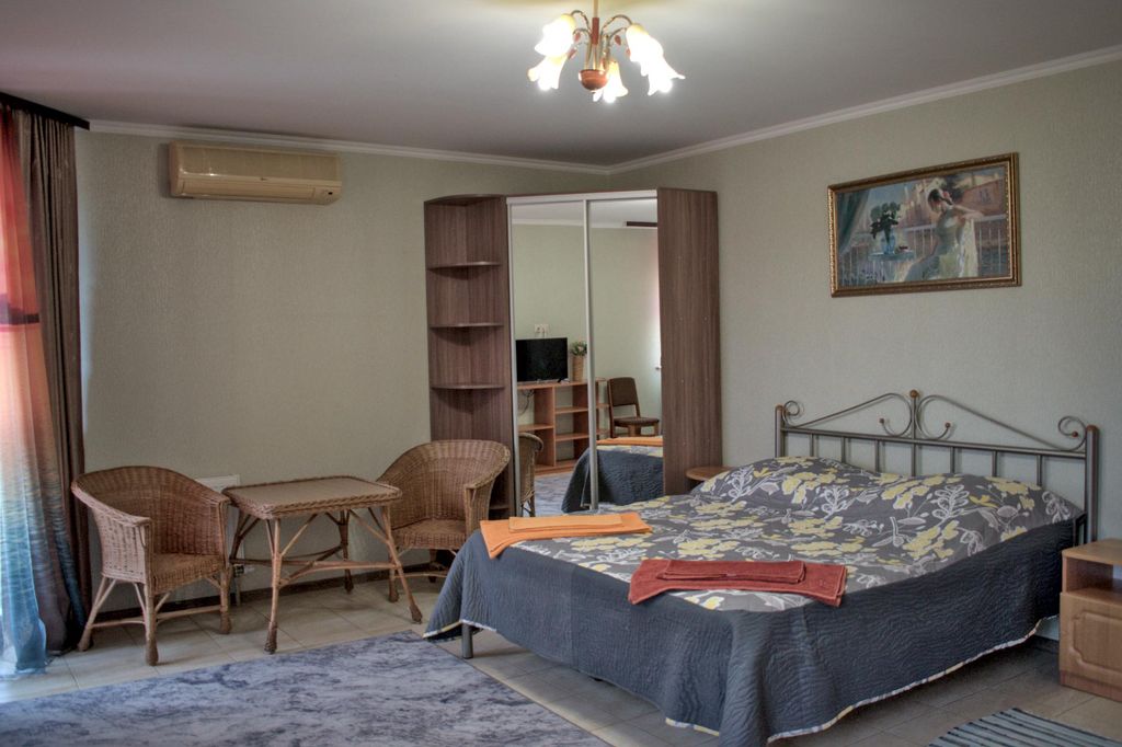 Светоч — Четырёхместный номер комфорт