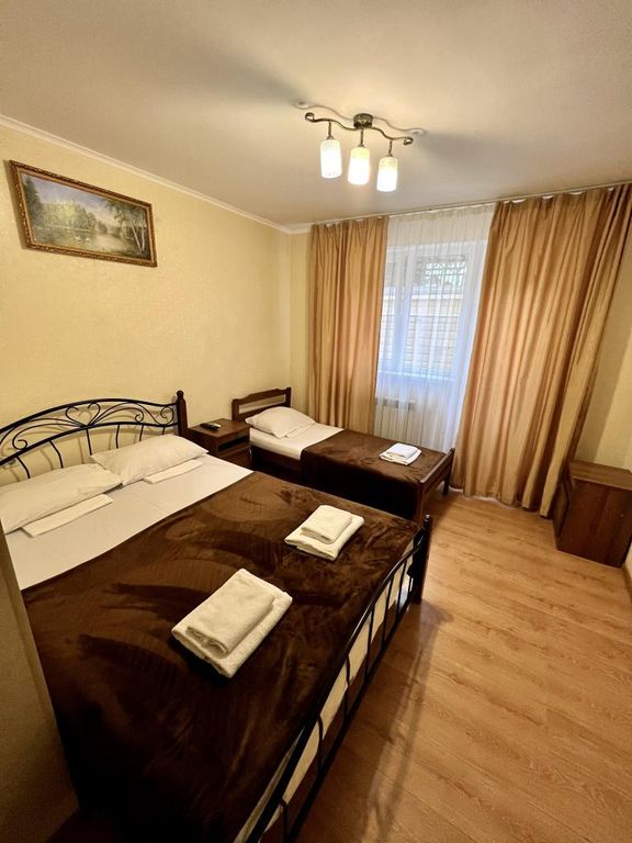 Нэва — Трёхместный номер с видом на внутренний двор