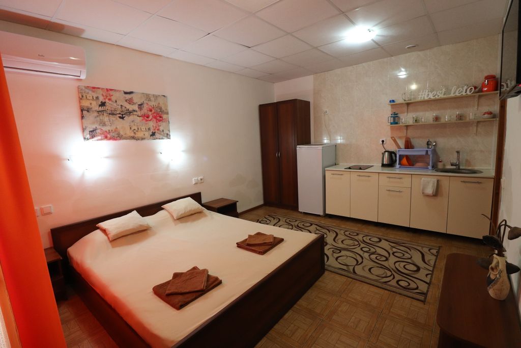 Дом Leto — Семейный номер двухкомнатный с кухней и террасой