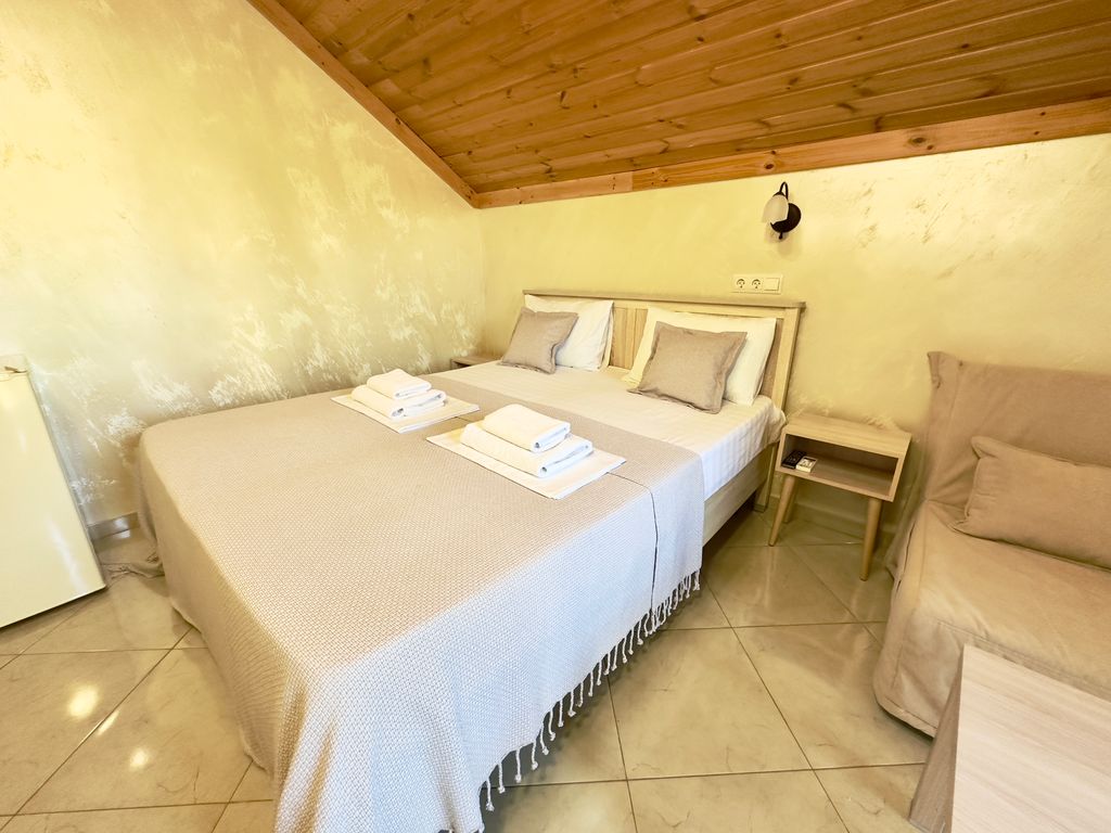 Green line — Двухместный номер с 1 кроватью улучшенный с видом на город