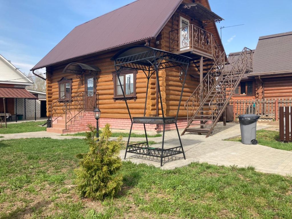 У Заставы — Апартаменты с двумя спальнями и видом на сад