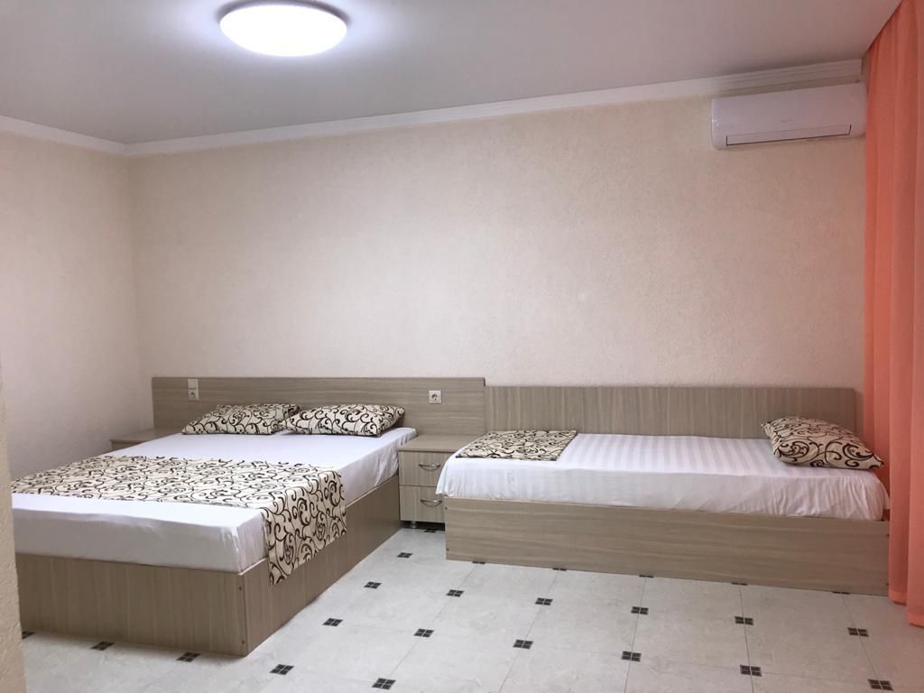 Белые скалы — Трёхместный номер стандарт с балконом