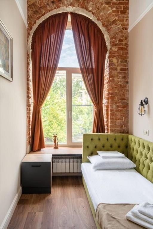 Дубровский — Трёхместный номер семейный с собственной ванной комнатой