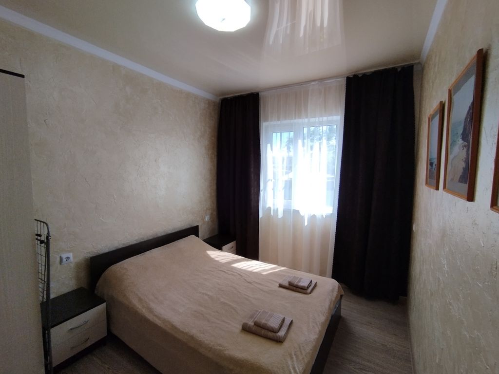 У Пруда — Апартаменты двухкомнатные с кухней и верандой