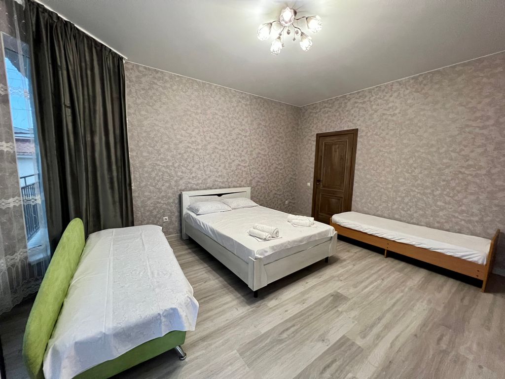 У Алисы — Четырёхместный номер Улучшеный четырехместный номер