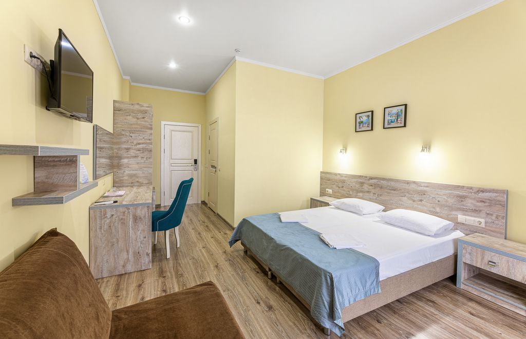 H2O — Двухместный номер с 1 кроватью или 2 односпальными кроватями делюкс с балконом