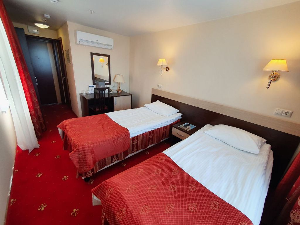 Амакс Сафар — Двухместный номер с 2 отдельными кроватями стандарт