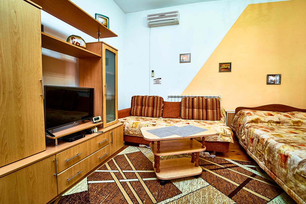 Крымская 50 — Трёхместный номер стандартный улучшенный