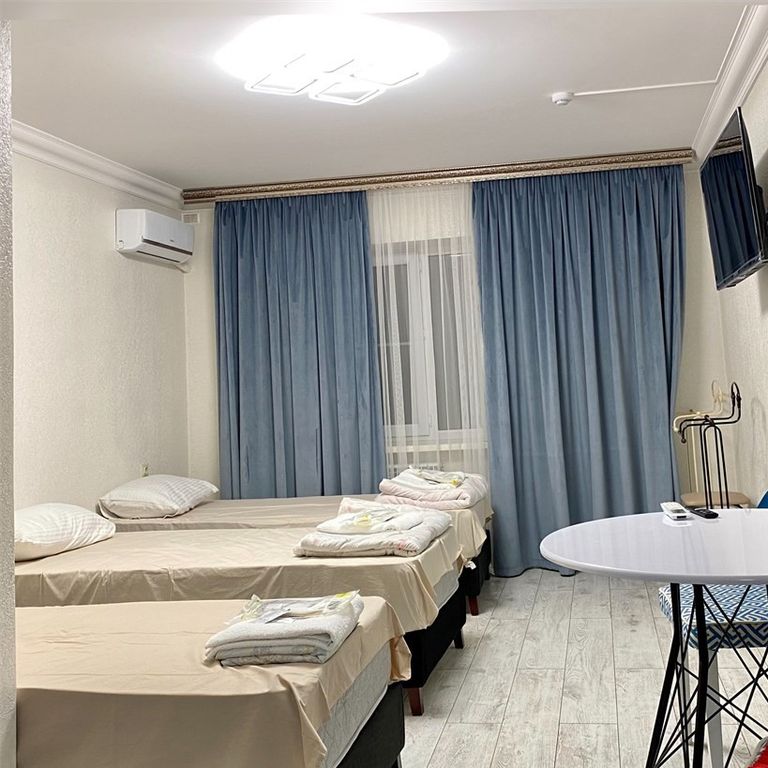 Апельсин — Трёхместный номер стандарт