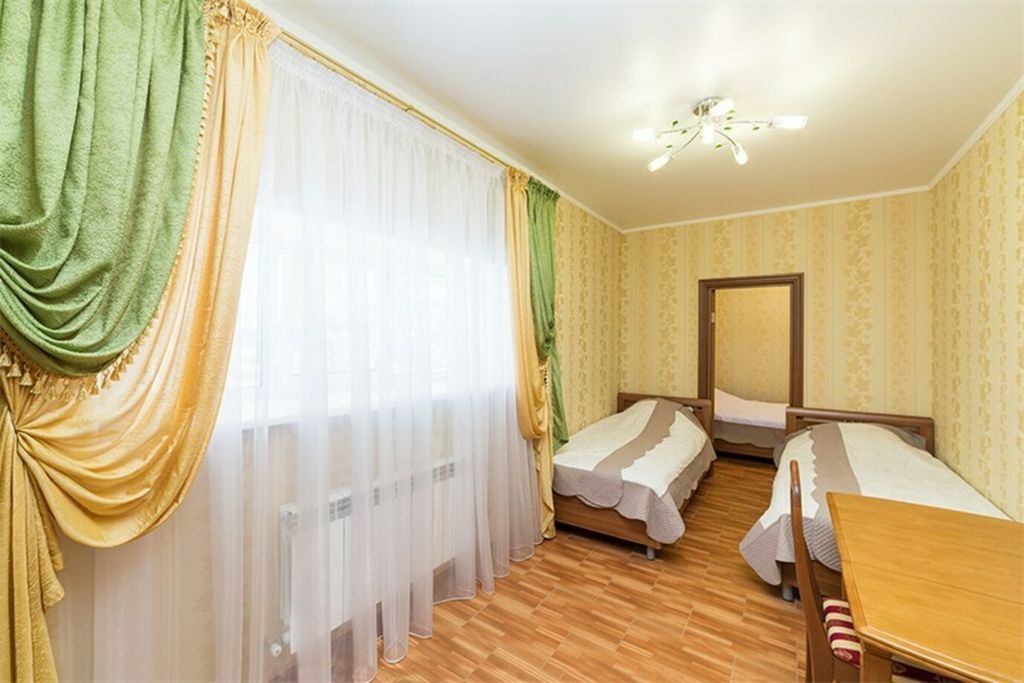 Четыре сезона — Четырёхместный номер люкс