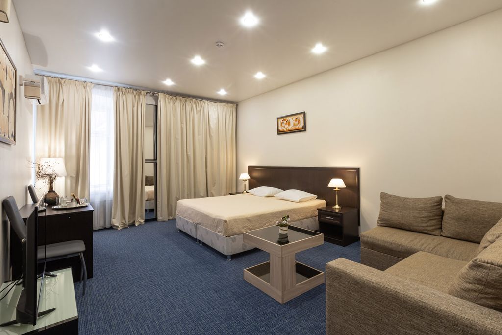 Артхофф — Четырёхместный номер люкс