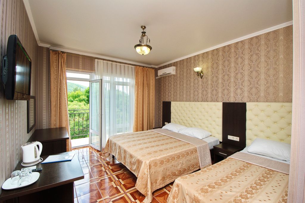 Кастро — Трёхместный номер с балконом