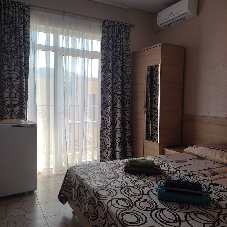 Югория — Двухместный номер с 1 кроватью комфорт с балконом и видом на горы