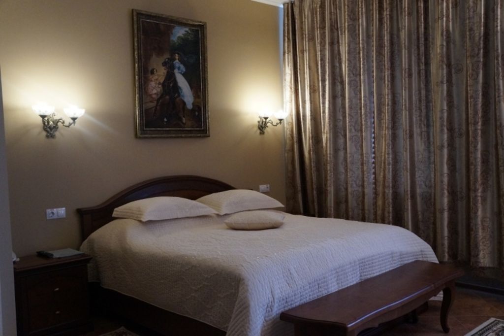 Садовая 19 — Двухместный номер с 1 кроватью двухкомнатный люкс