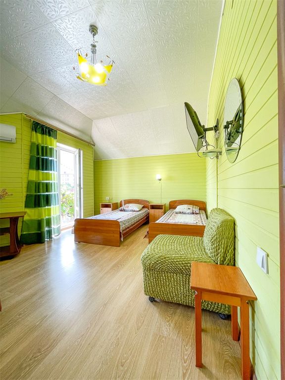 Корсика — Четырёхместный номер с балконом