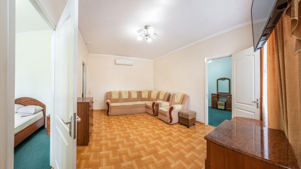 Солнечный Берег — Апартаменты трехкомнатные семиместные