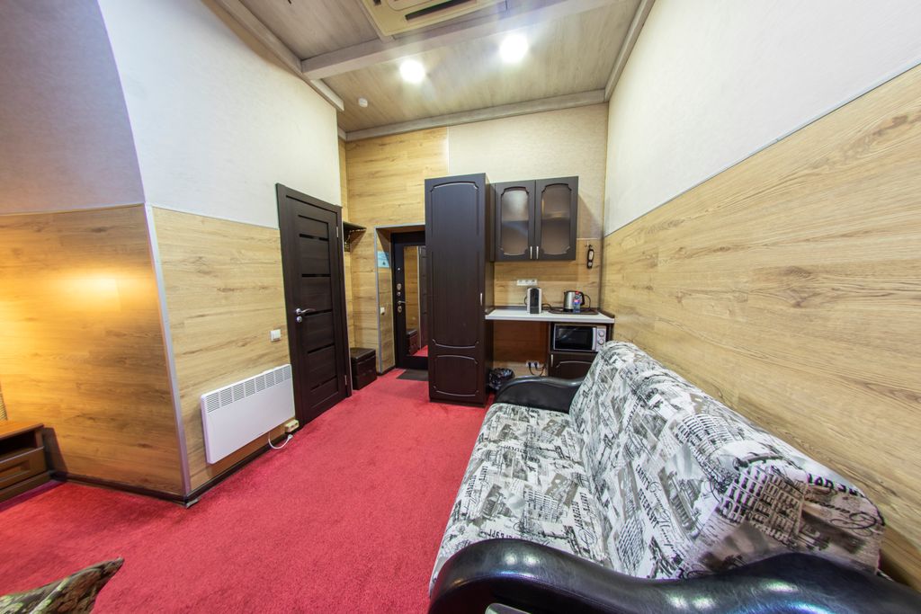 Кают-Компания — Семейный номер бизнес-класс с видом из окна