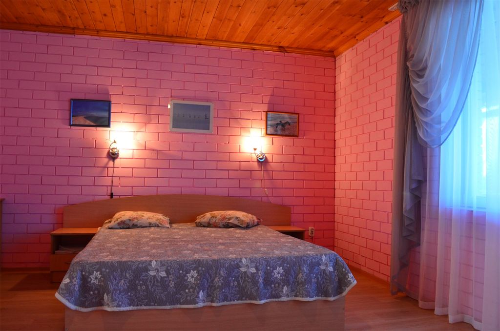 Новинка — Трёхместный номер однокомнатный в главном корпусе с балконом