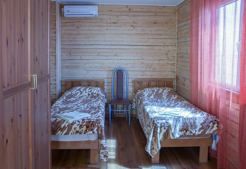 Новинка — Четырёхместный номер двухкомнатный во 2-м корпусе из бруса