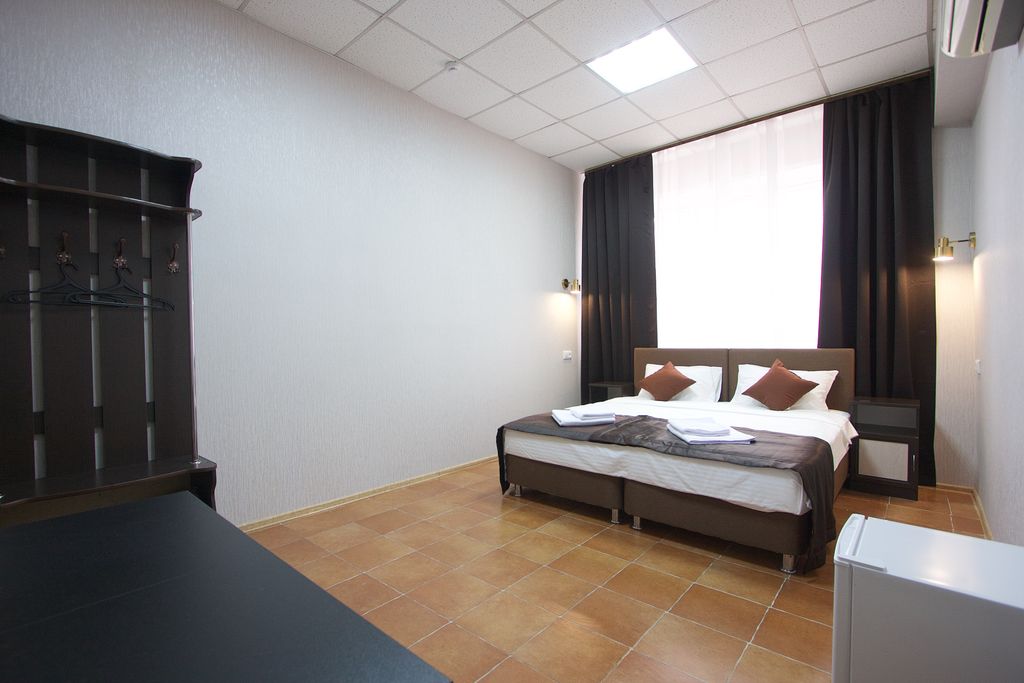 АвтоДвор — Двухместный номер с 1 кроватью Стандарт с двуспальной кроватью