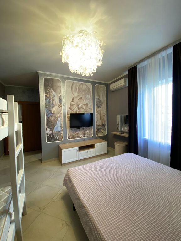 Европейский — Четырёхместный номер с 2-мя кроватями